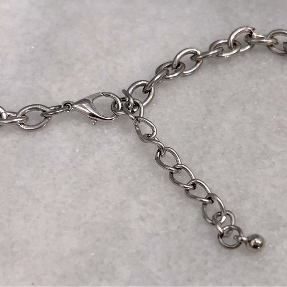 White Howlite Black Oxidized Silvertone Elephant Floral Necklace - Picture 11 of 12